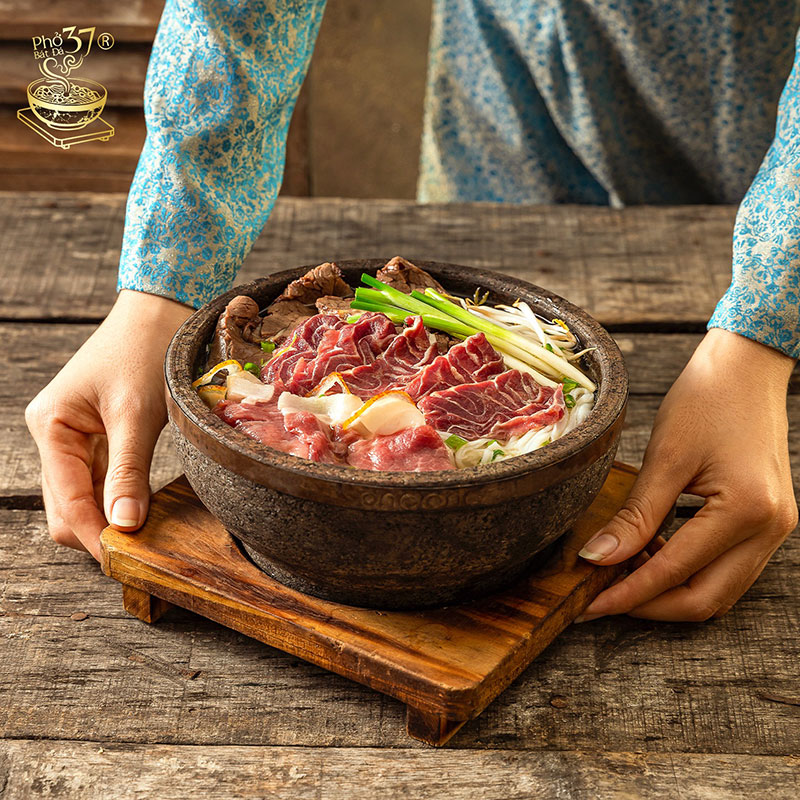 Phở bát đá 37 đặc biệt – Nâng tầm phong vị phở Việt