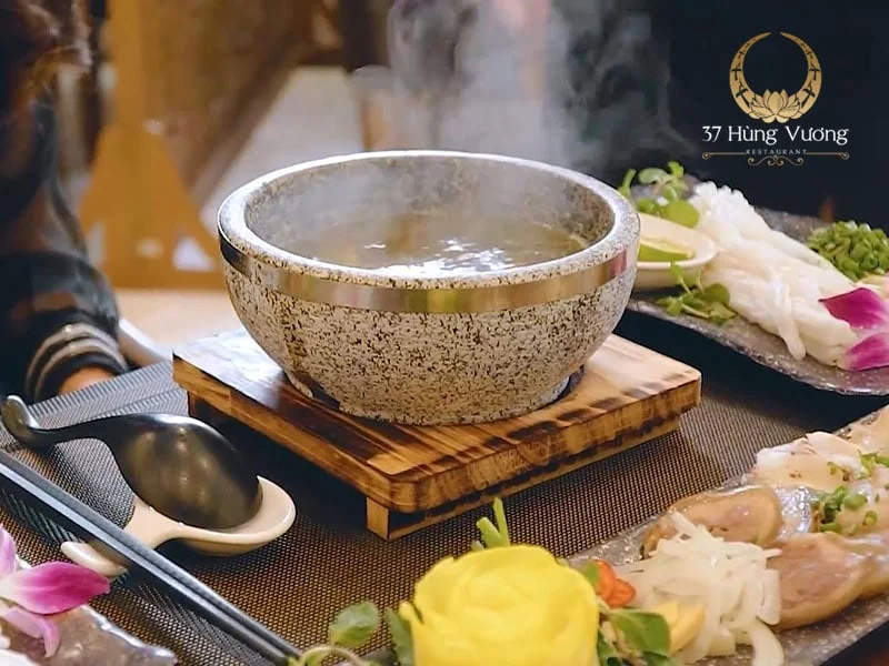 Phở bát đá 37 Hùng Vương – Tinh hoa ẩm thực Hà Thành