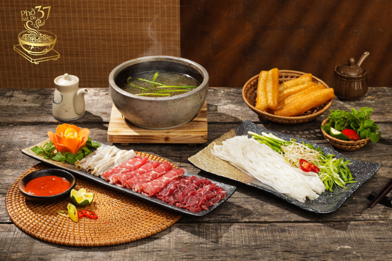 Phở Bát Đá 37: Nâng tầm tinh hoa ẩm thực Việt trong từng bát phở