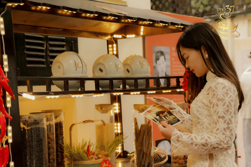 Phở Bát Đá 37: Nâng tầm tinh hoa ẩm thực Việt trong từng bát phở