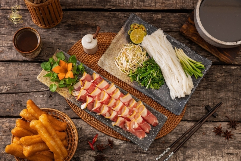 Phở bát đá Khám phá kĩ thuật nấu món ăn nóng mãi không nguội