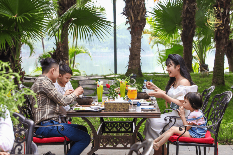 Khám phá Phở Bát Đá 37: Hương vị truyền thống trong bát đá hiện đại