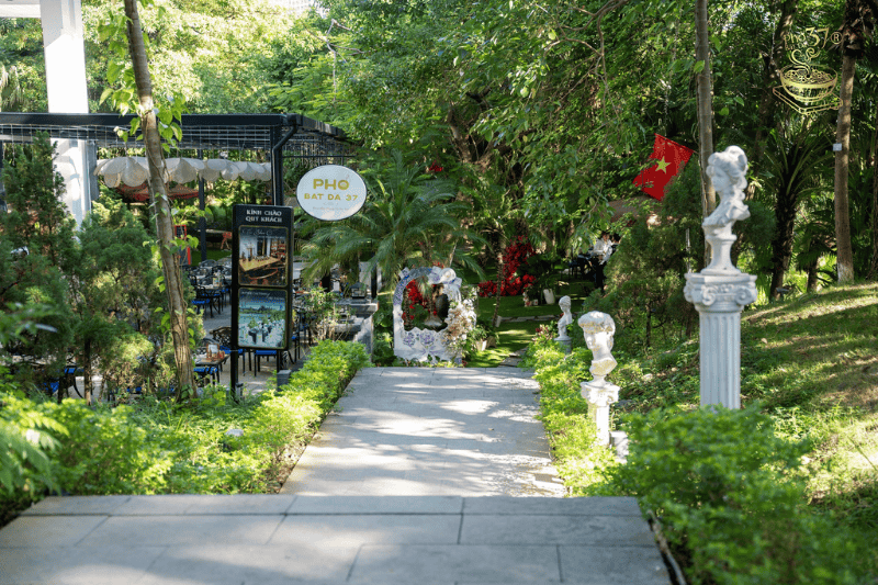 Khám phá Phở Bát Đá 37: Hương vị truyền thống trong bát đá hiện đại