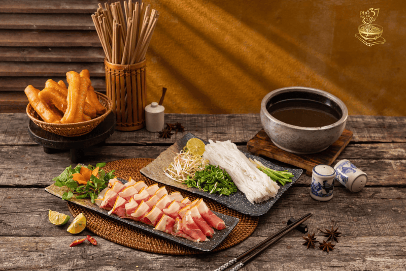 Phở bát đá, hương vị truyền thống được thổi hồn hiện đại