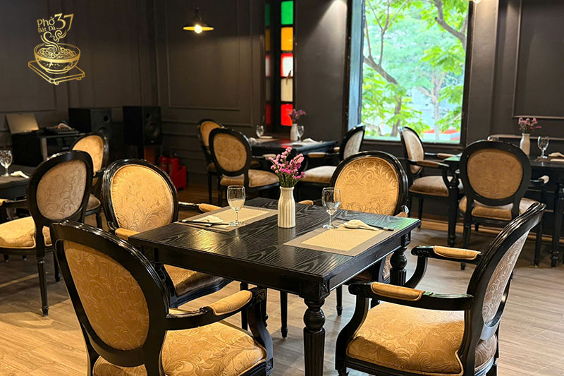 Bật mí địa điểm Phở bát đá 37 du khách nước ngoài nhất định phải tới