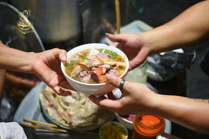 Phở Việt - Từ gánh phở xưa nâng tầm trải nghiệm với Phở Bát Đá 37