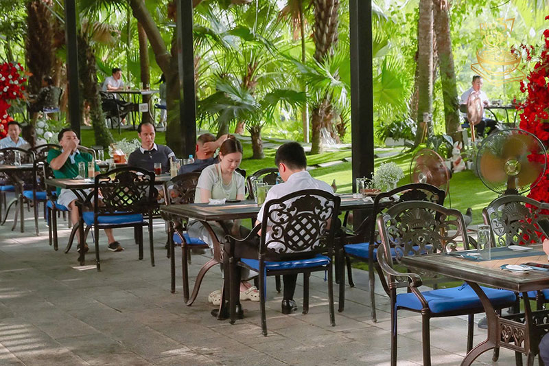 Bữa sáng doanh nhân - Một ngày mới, một khởi đầu mới Bữa sáng doanh nhân - Một ngày mới, một khởi đầu mới