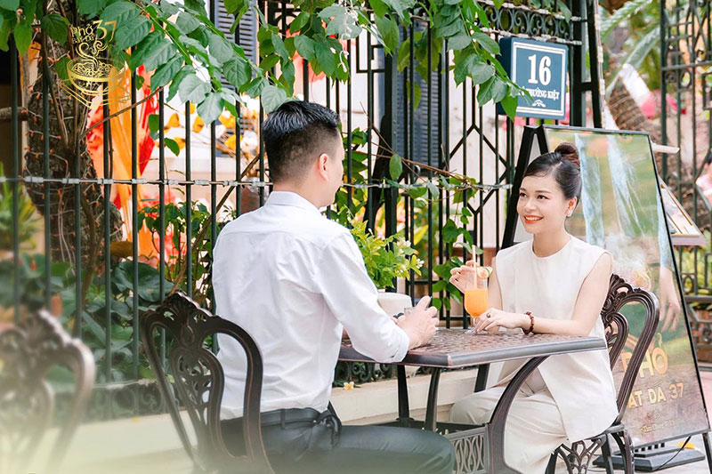 Chậm lại để thưởng trọn tình thu Hà Nội