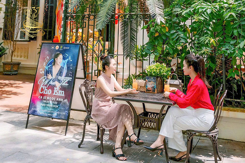 Chậm lại để thưởng trọn tình thu Hà Nội Chậm lại để thưởng trọn tình thu Hà Nội